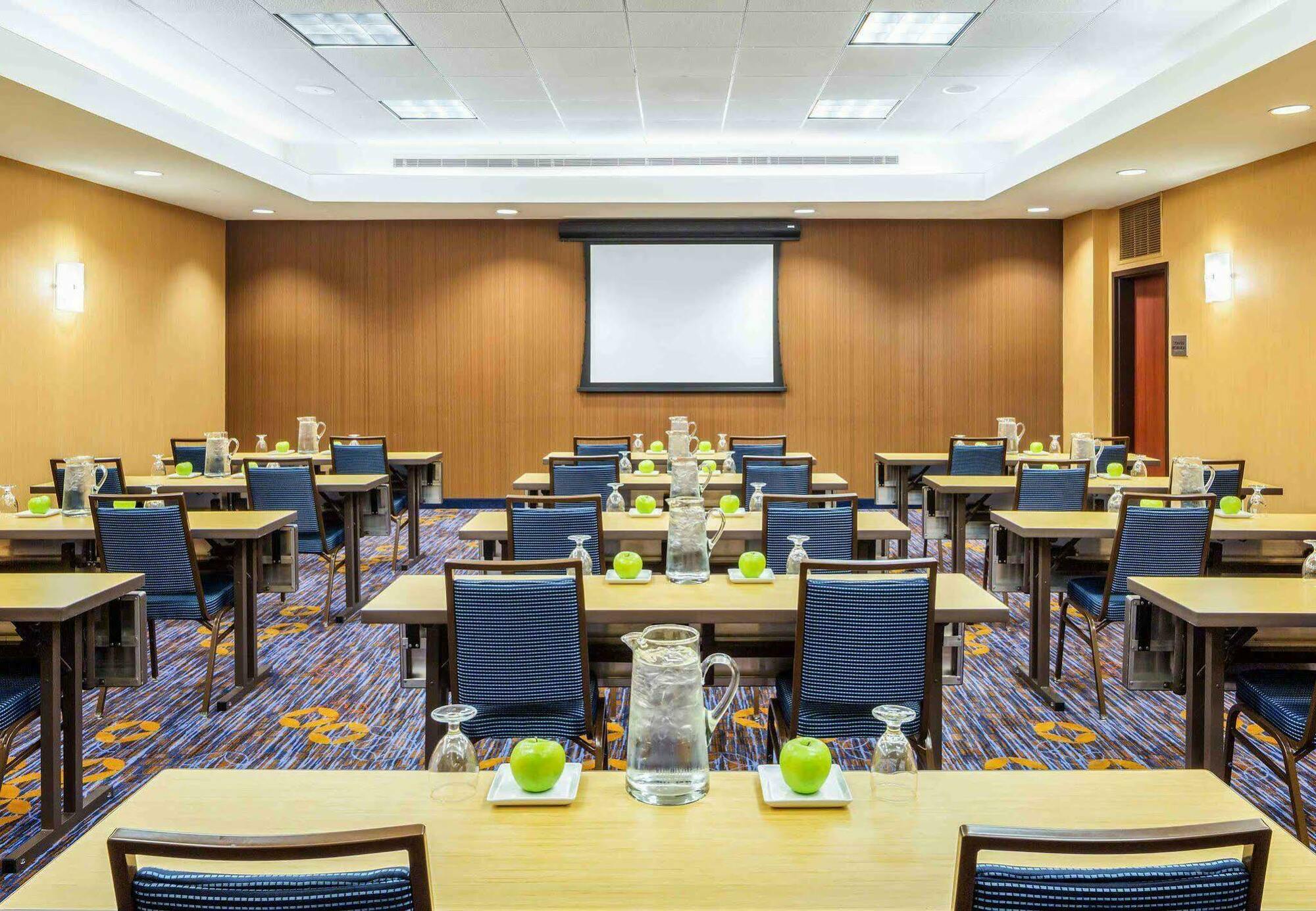 Courtyard By Marriott Houston Galleria Екстер'єр фото